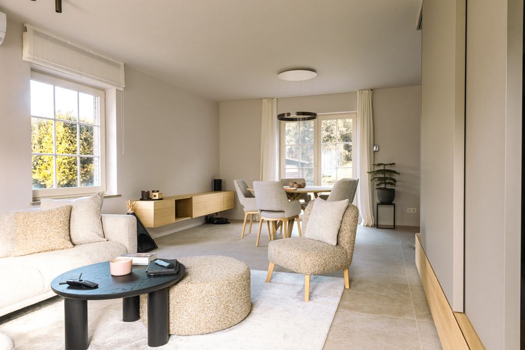 Totaalrenovatie gelijkvloers en interieurinrichting